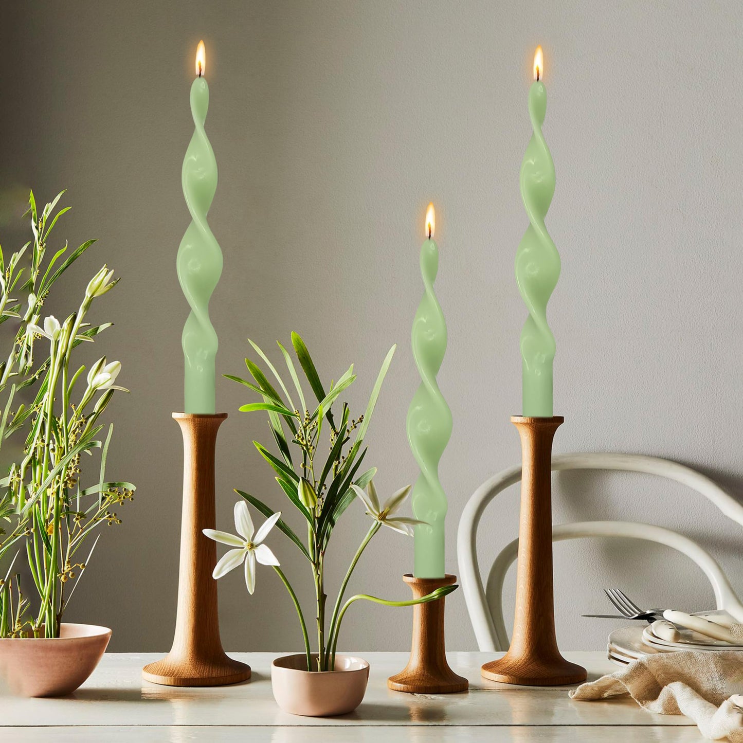 Smokeless Green Spiral Taper Candle Handmade Unscented Taper Candlesticks 10 Inch Long Twisted Candles for Candlelight Dinner Decor Wedding Church 2 Pcs