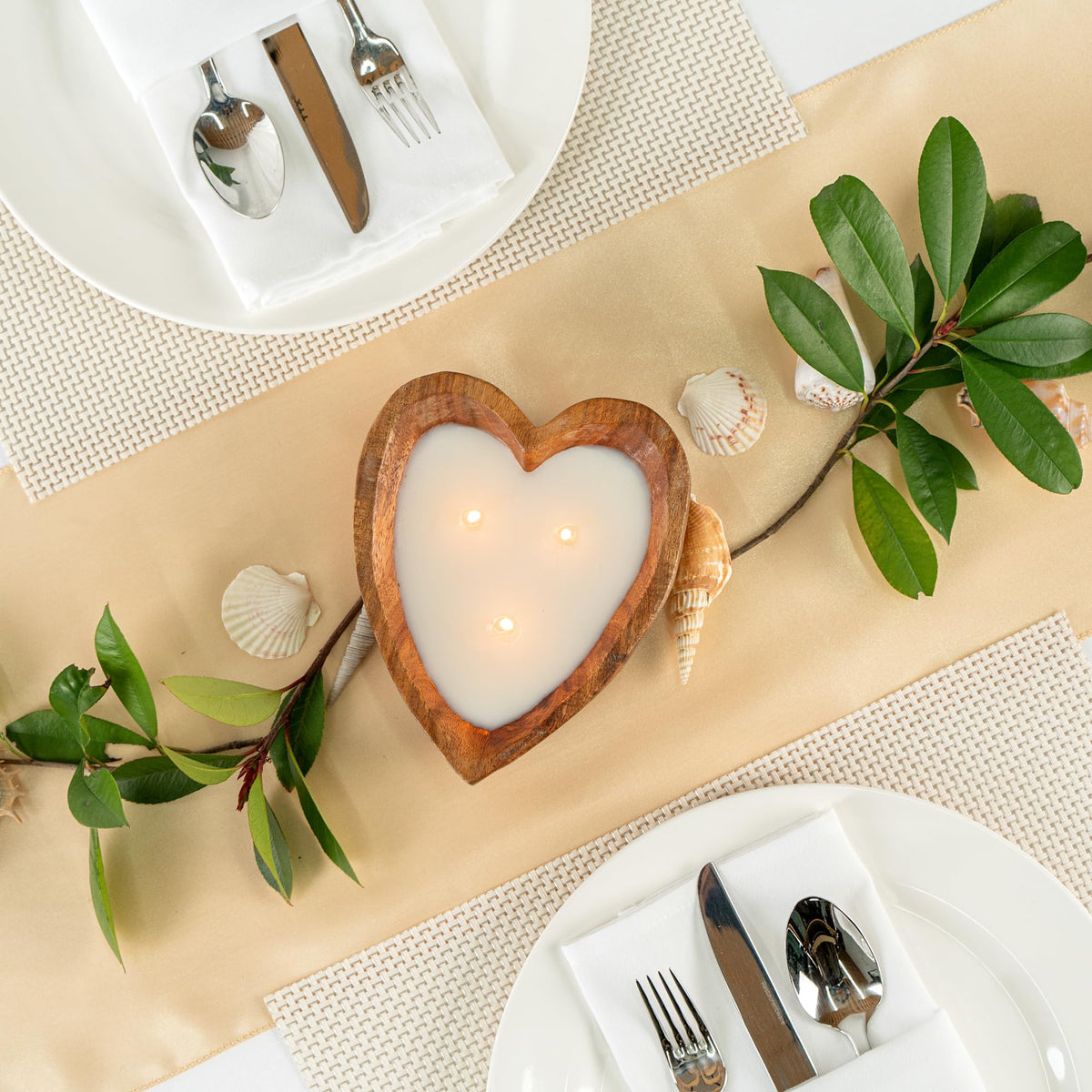 Restaurantware Wooden Bowl Candle - Case of 1-7.09 x 5.51 x 1.97 Inches - Soy Wax Aromatherapy Candle - Handmade Design - Brown Heart Shaped Home Decor