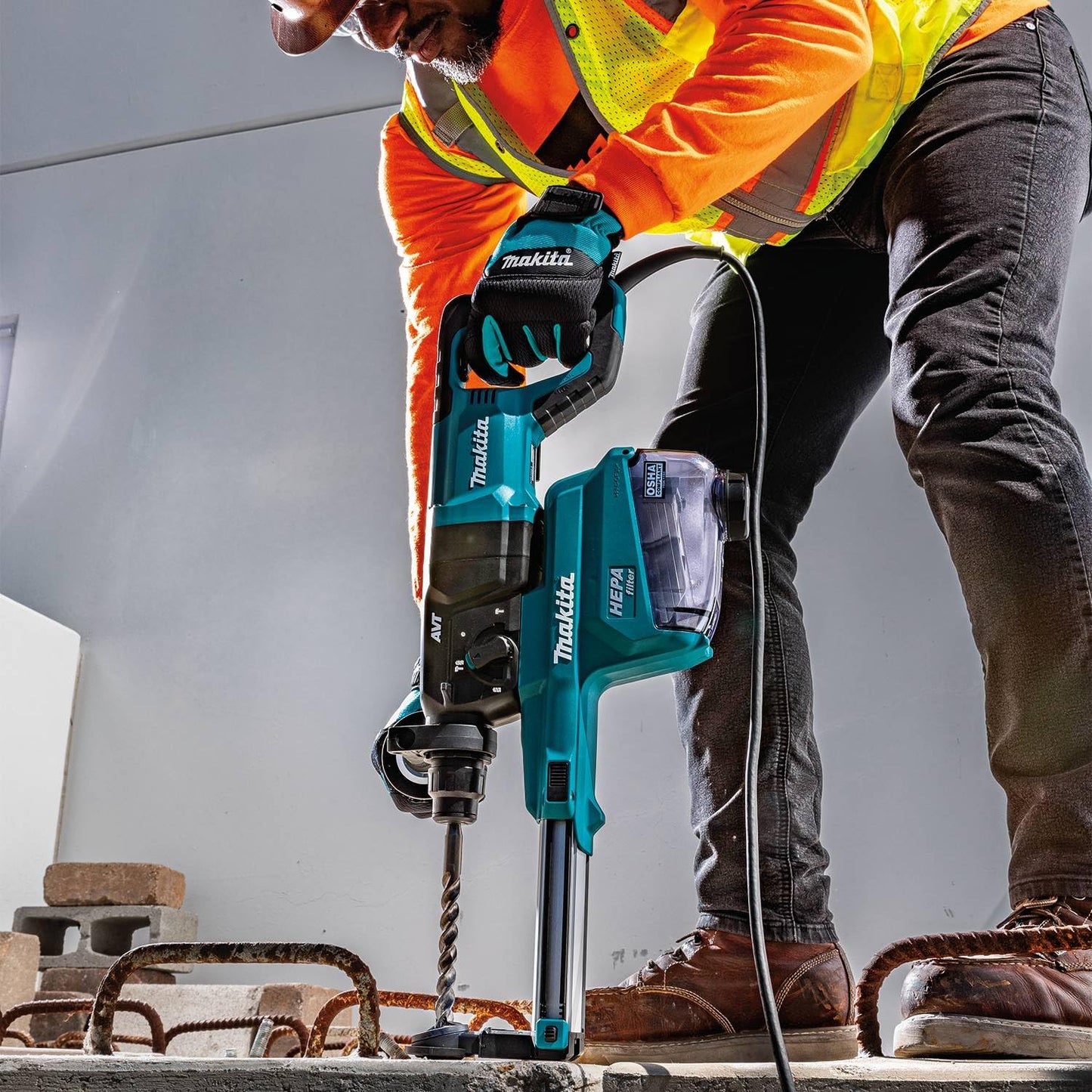 Makita HR2663 1" SDS-PLUS AVT® Rotary Hammer, w/HEPA Dust Extractor (D-handle)