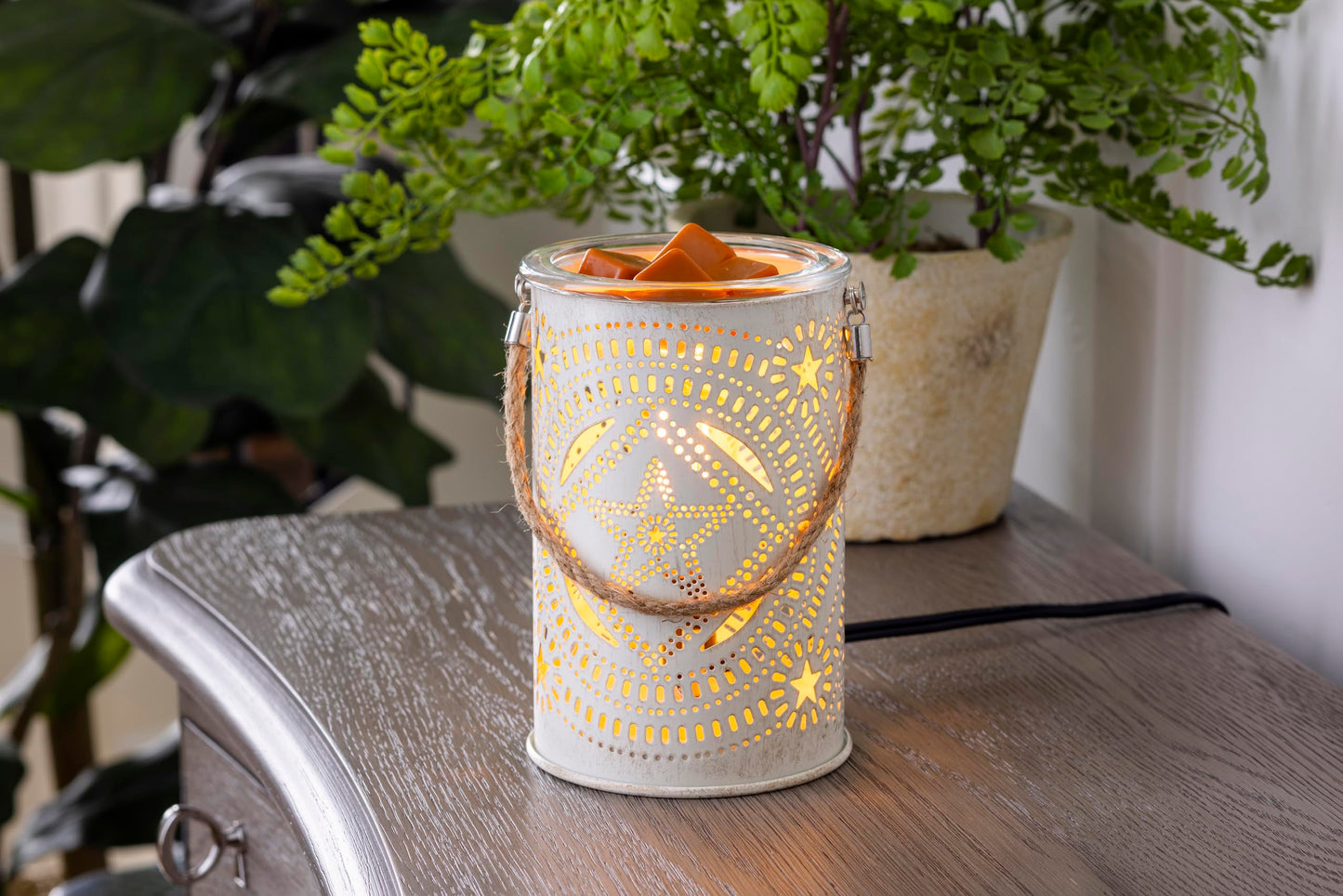 Candle Warmers Etc. Vintage Bulb Illumination Fragrance Warmer- Light-Up Warmer for Warming Scented Candle Wax Melts and Tarts to Freshen Room, Lone Star