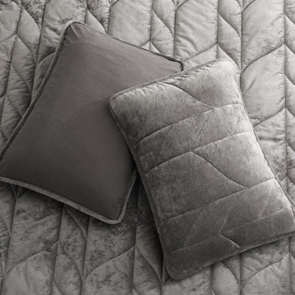 Oli Anderson Velvet Quilt Set Queen Size - Lightweight Bedspread Coverlet - Soft Velvet Comforter Set - Reversible Quilted Bedding Set for All Seasons - Ash Blue - 3 PCS (1 Quilt, 2 Pillow Shams)