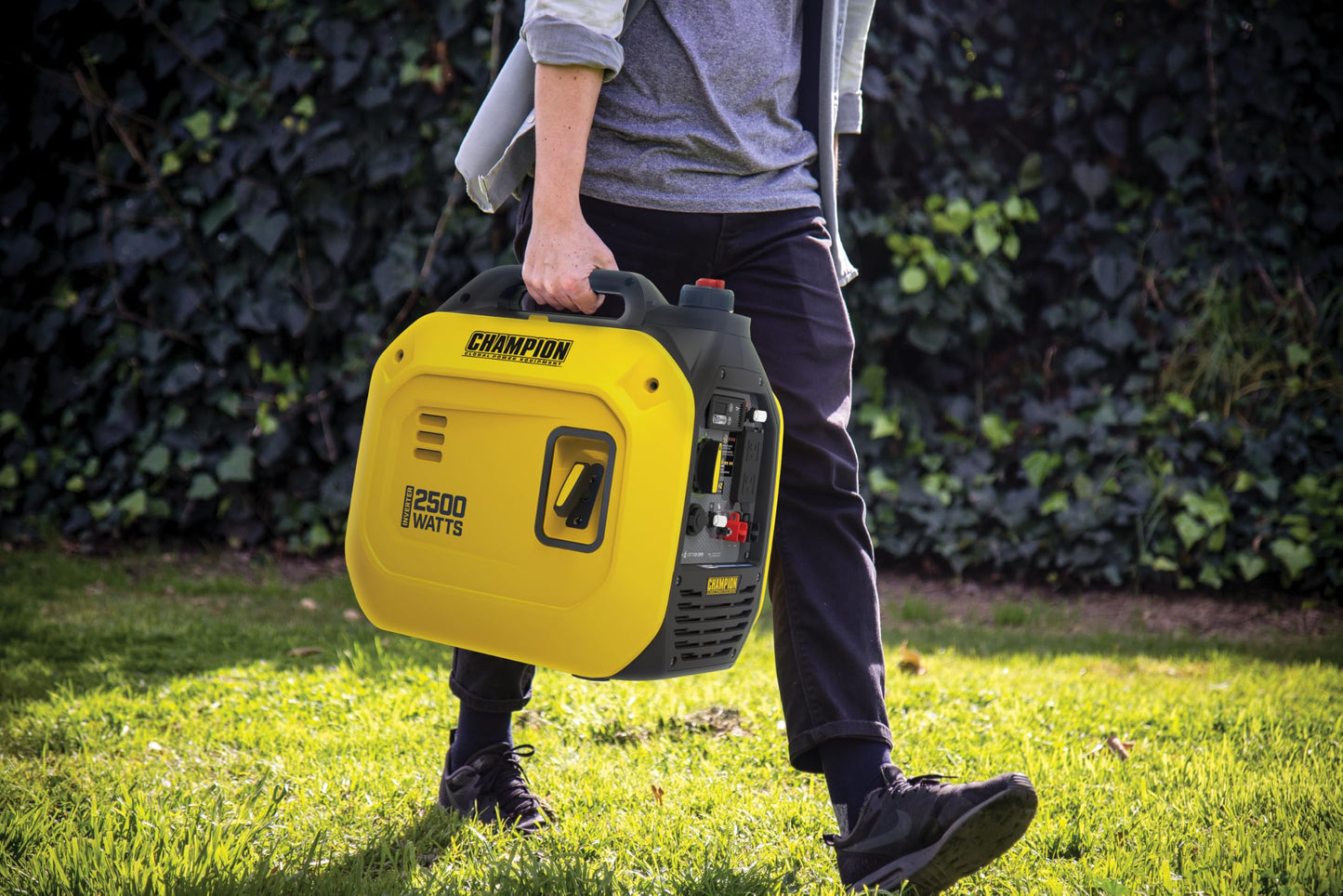 Champion Power Equipment 2500-Watt Ultralight Portable Inverter Generator with Quiet Technology and Free 3-Year Warranty