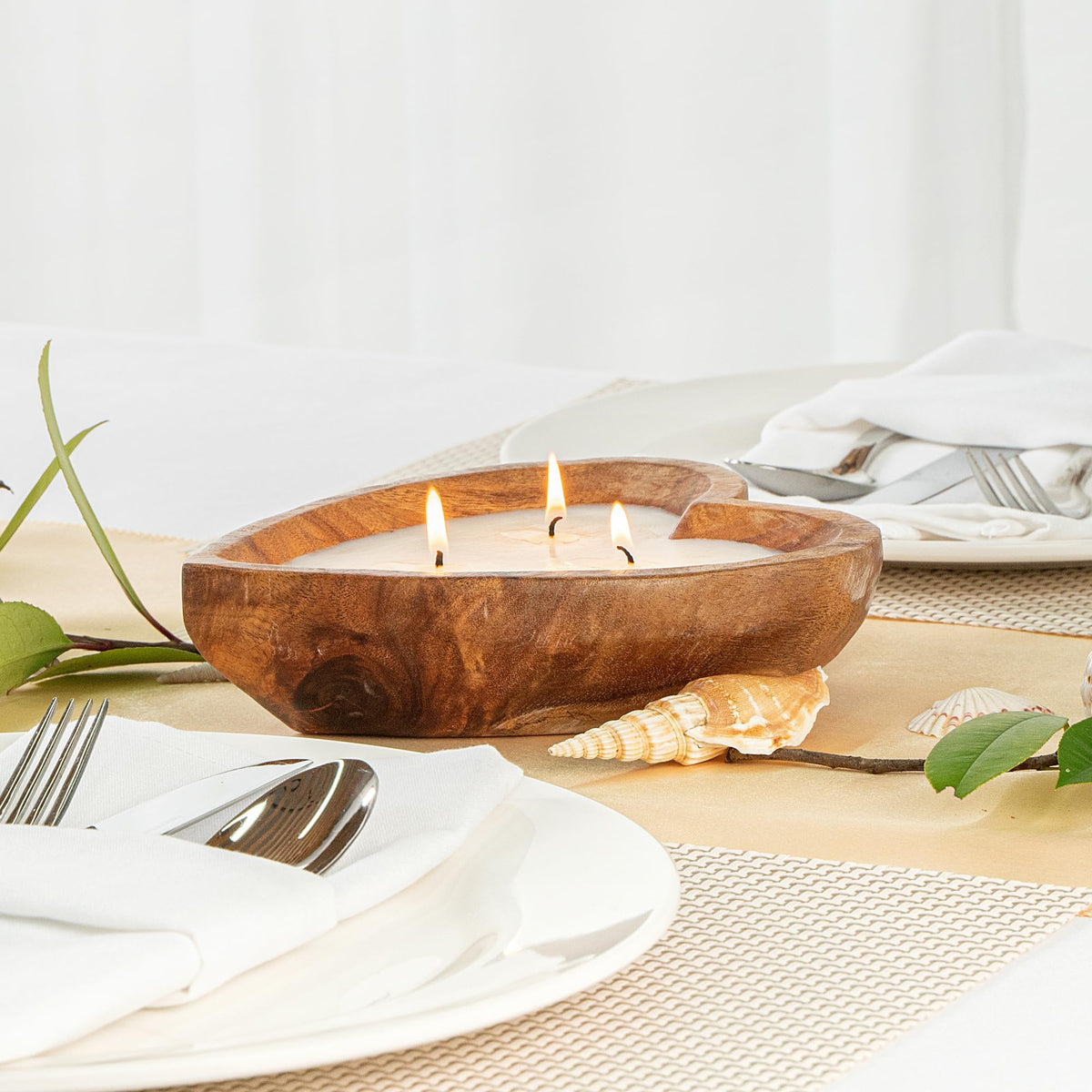 Restaurantware Wooden Bowl Candle - Case of 1-7.09 x 5.51 x 1.97 Inches - Soy Wax Aromatherapy Candle - Handmade Design - Brown Heart Shaped Home Decor