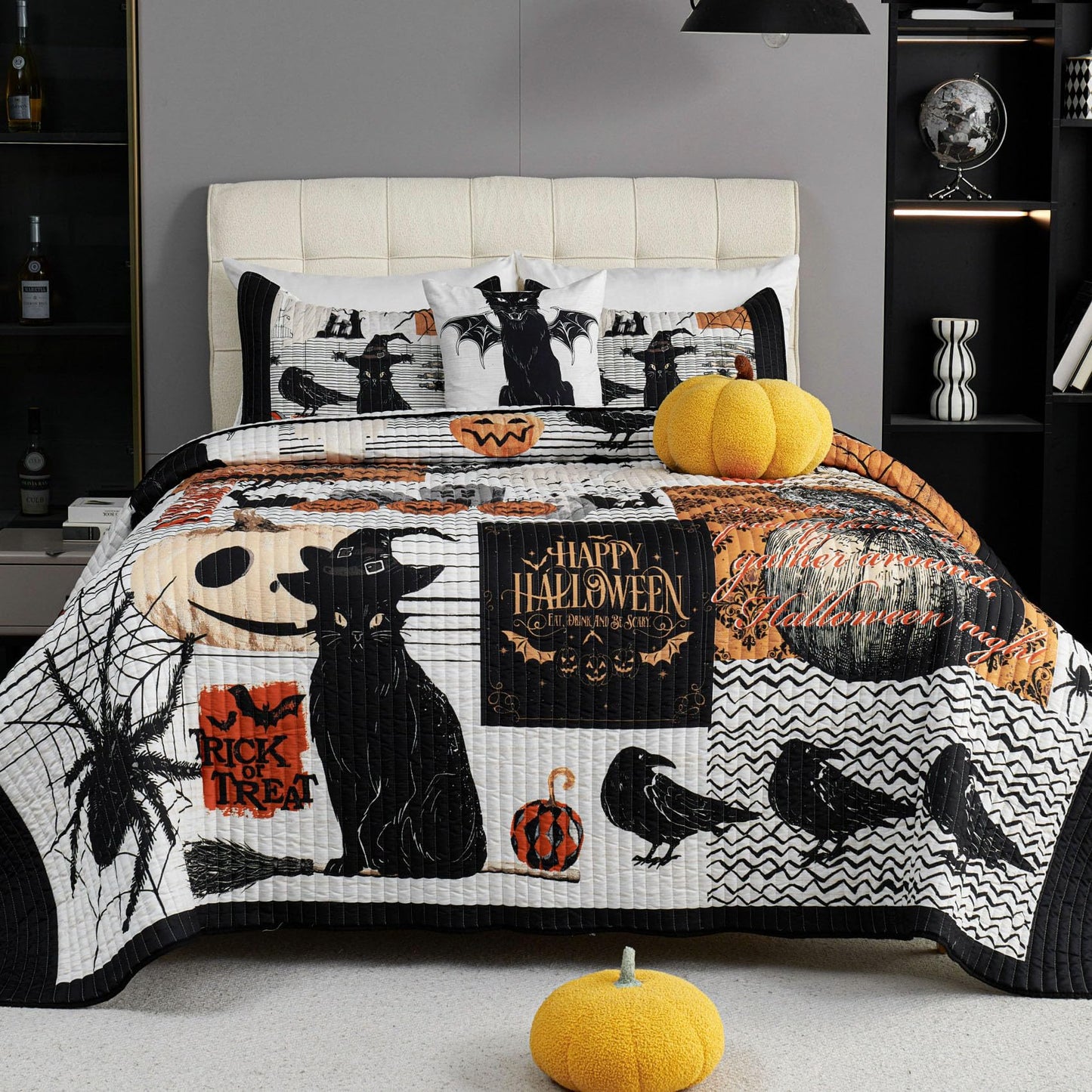 Cmfshape Halloween Quilt Set King Size,Black Reversible Quilt Bedding Set 3PCS,Bat Pumpkin Spider Festival Themed Bedspread King,Decorative Bedding Coverlet with 2 Pillow Shams(Black&White,104"x90")
