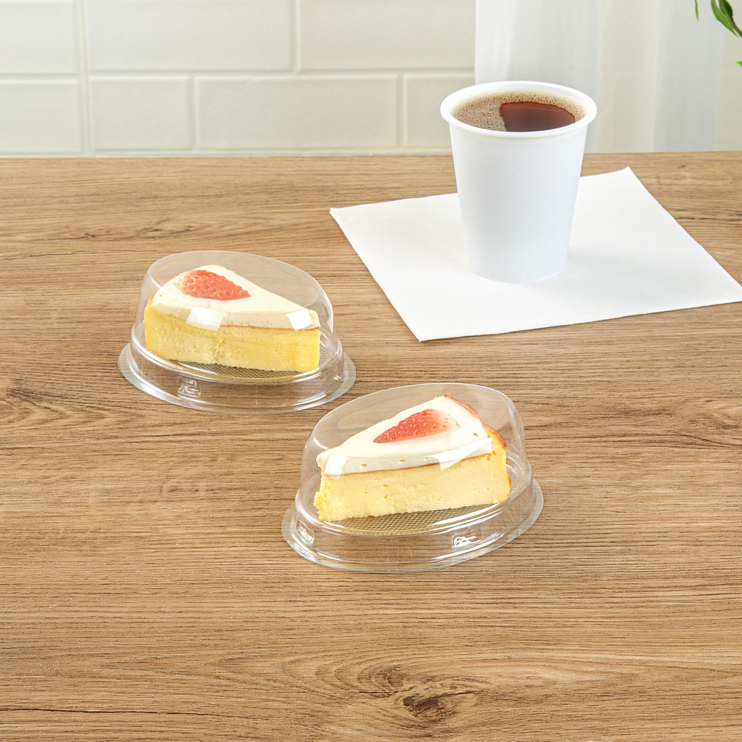 Restaurantware-Thermo Tek 8.5 Ounce Cake Slice Containers, 100 Disposable Individual Pie Slice Containers - With Lids, Oval, Clear Plastic Pie Boxes, For Pastries or Cheesecakes,