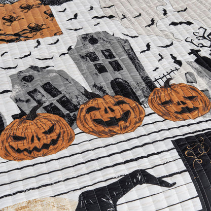 Cmfshape Halloween Quilt Set King Size,Black Reversible Quilt Bedding Set 3PCS,Bat Pumpkin Spider Festival Themed Bedspread King,Decorative Bedding Coverlet with 2 Pillow Shams(Black&White,104"x90")