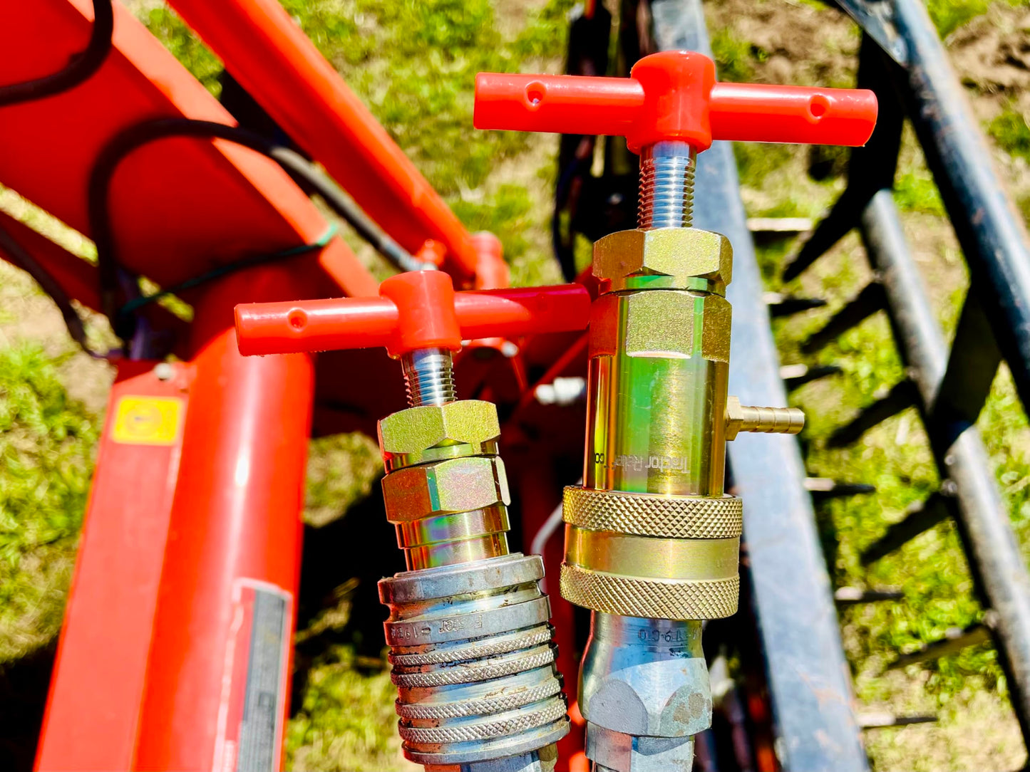The Original Hydraulic Quick Coupling Pressure Decompression Relief Release Tool 1/2" Ag/Pioneer/Poppet Size fits models of Kubota, John Deere, Other Compact Tractors