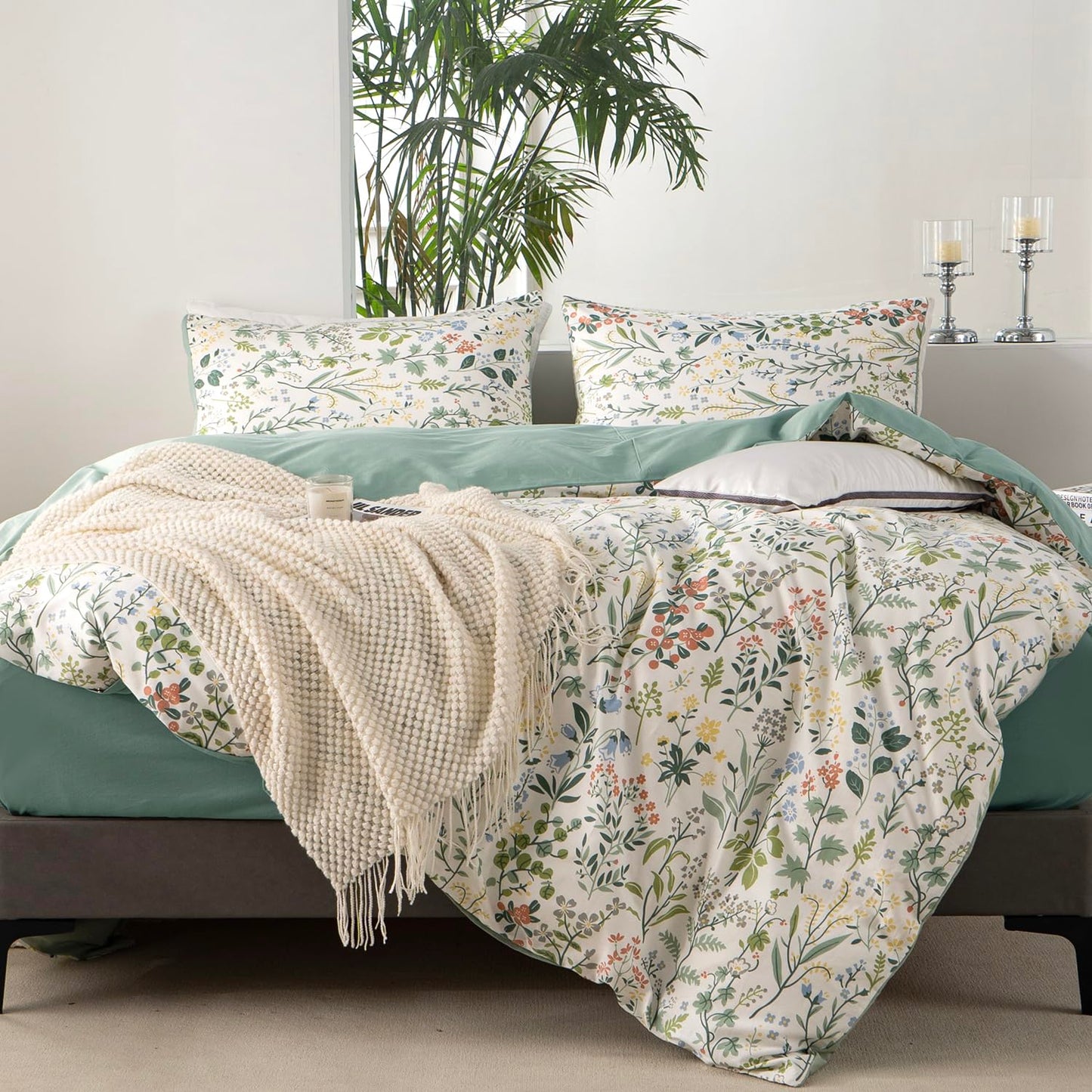 BUPIRD Queen Floral Comforter Set Soft Cute Floral Bedding Comforter Sets Garden Style Red Flower Print Botanical Flowers Comforter Set for All Seasons 1 Comforter and 2 Pillowcases