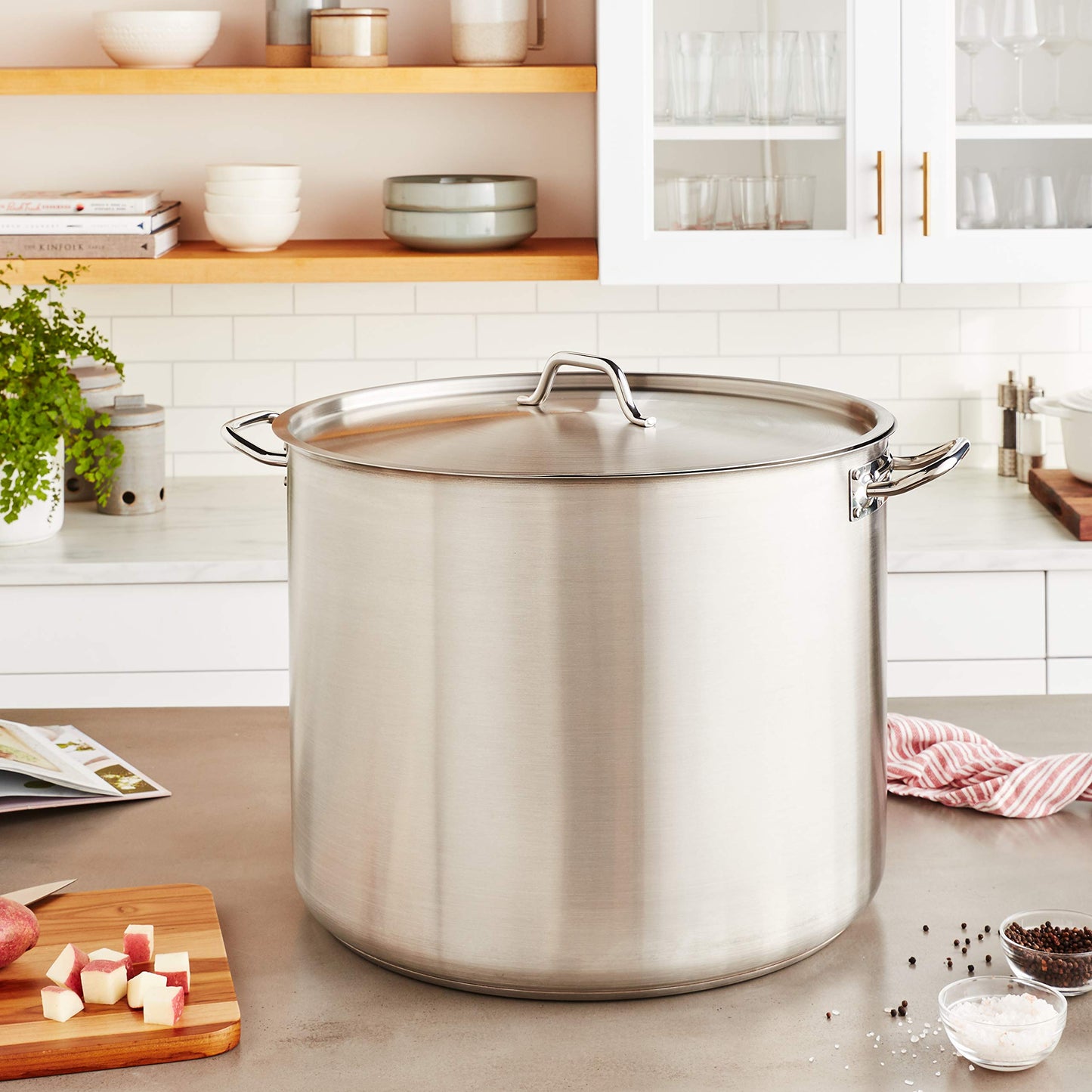 Winware Stainless Steel 80 Quart Stock Pot with Cover, Silver