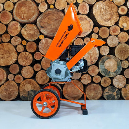 Forest master FM6DD 6hp Gas Compact self-Feeding Wood Chipper. Powerful Garden Machine Delivers up to 3600 RMP. Chips up to 50mm (2 inch) Easy Storage and Portability…