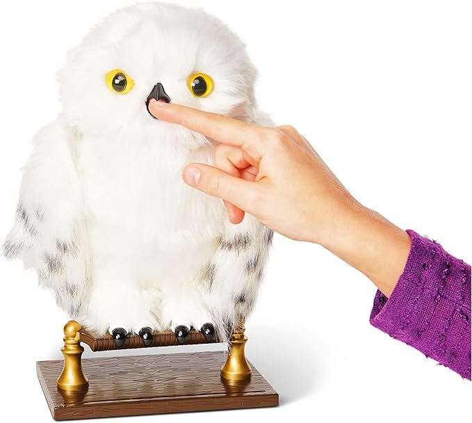 Wizarding World Harry Potter Enchanting Hedwig Interactive Owl with Over 15 Sounds and Movements and Hogwarts Envelope Kids Toys for Ages 5 and up