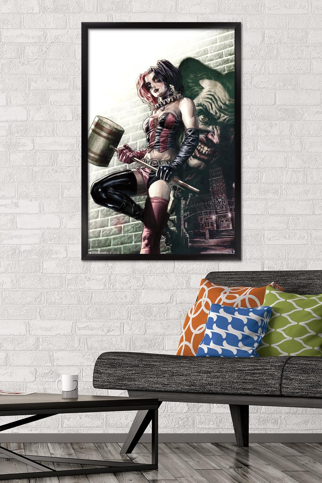 Trends International DC Comics - Harley Quinn - Wall Wall Poster, 22.375" x 34", Black Framed Version