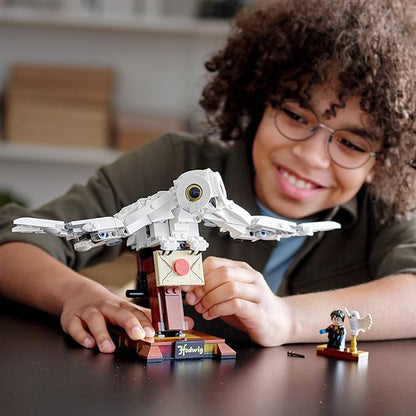 LEGO Harry Potter Hedwig 75979 Cool Collectible Mechanical Toy Hedwig the Owl Delivering a Letter from Hogwarts Great Christmas or Birthday Gift for Kids Who Love Harry Potter Toys (630 Pieces)