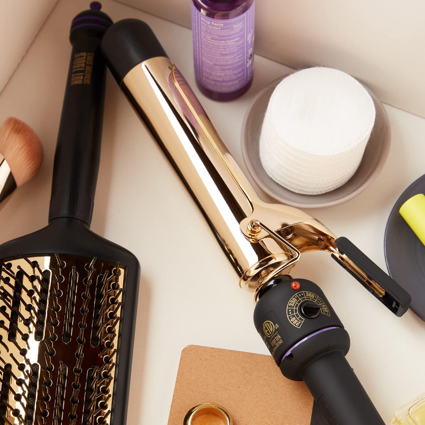 HOT TOOLS (2018 MODEL) Pro Artist 24K Gold Curling Iron | Long Lasting, Defined Curls (1-1/4 in)