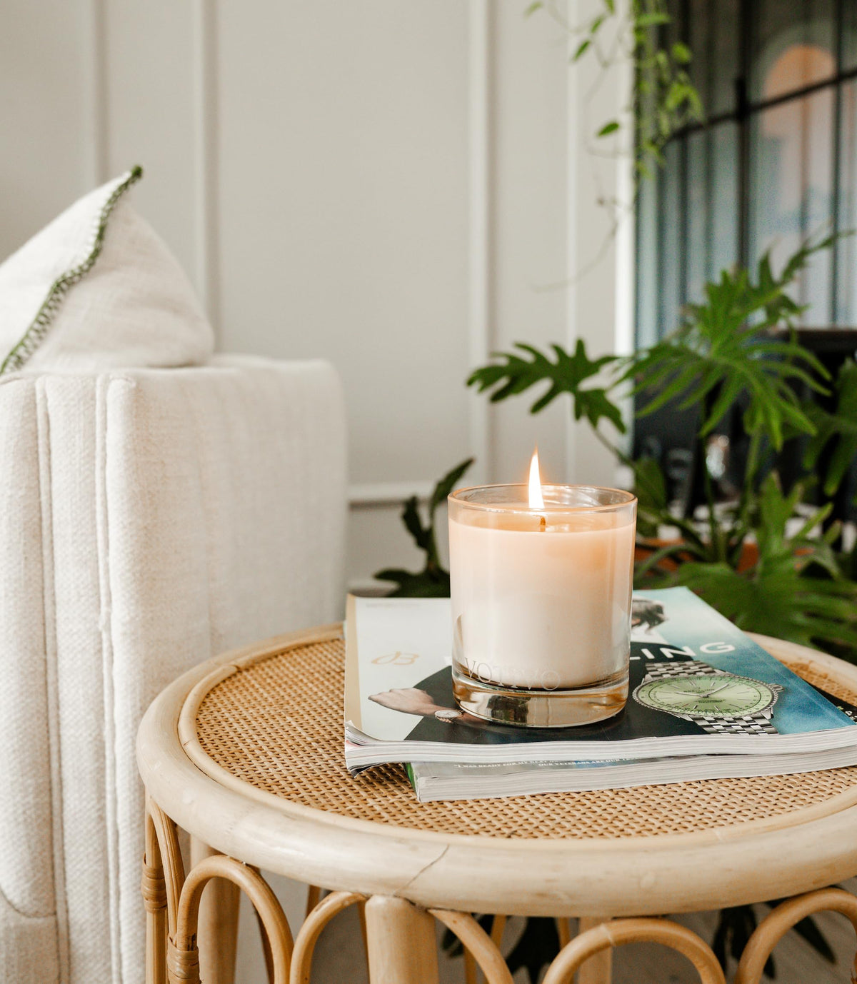 Votivo Island Grapefruit 10 oz Signature Candle | Soy Wax Blend | Luxury Glass Jar & Box | Home Decor | Gifts | Highly Scented