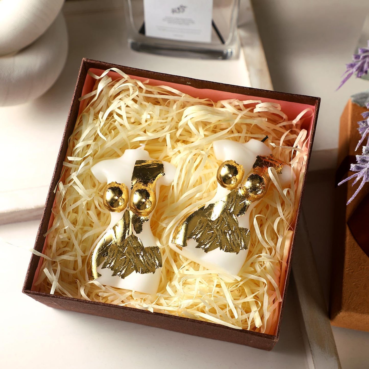 Nuanchu 2 Pcs Female Shaped Soy Wax Scented Candle Woman Bust Candle Handmade Scented Decorative with Gold Foil for Christmas Party Gifts Bedroom Bathroom Wedding Decor(Aesthetic,White)