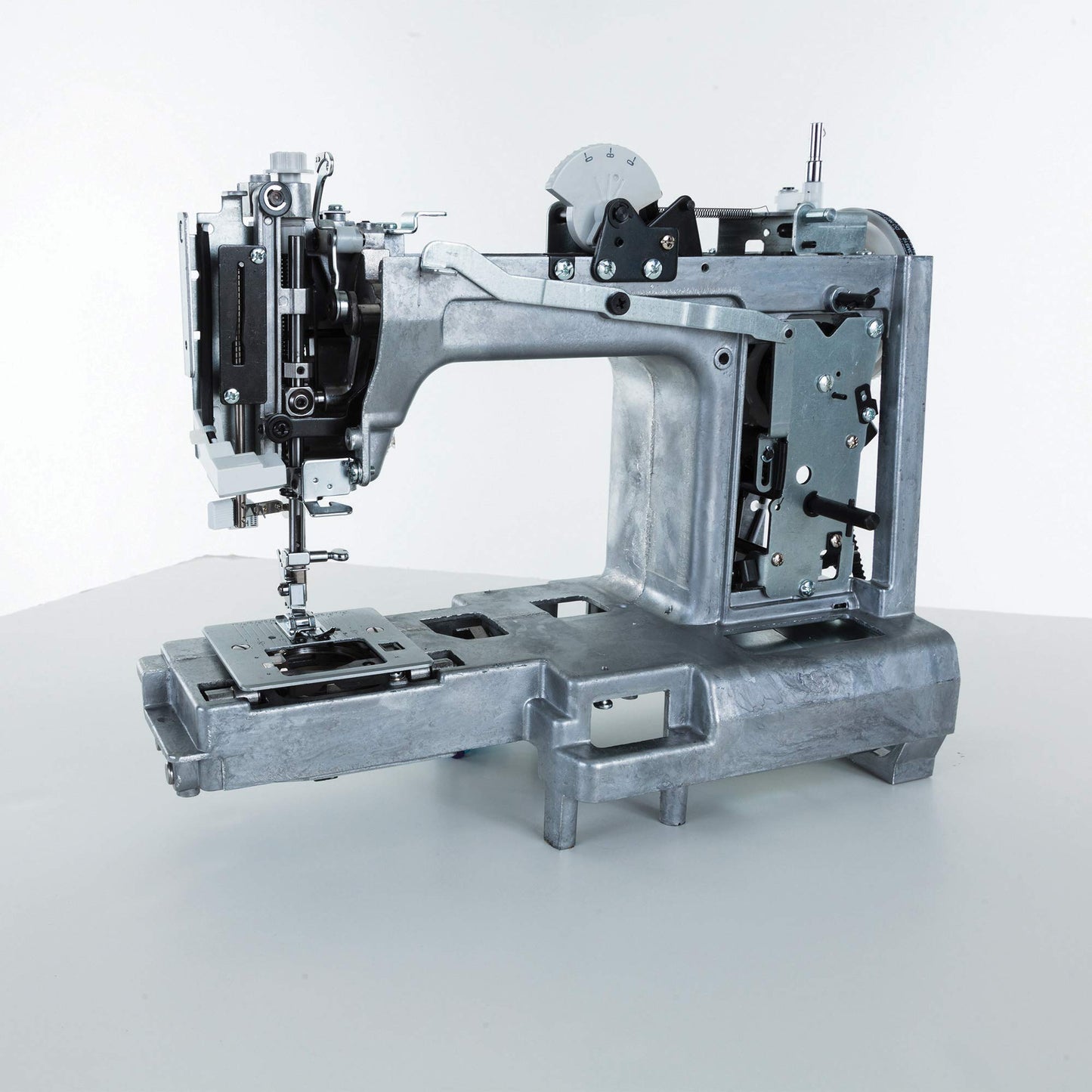 SINGER | Heavy Duty 4452 Sewing Machine, Gray + SINGER Machine Carrying Case, Black