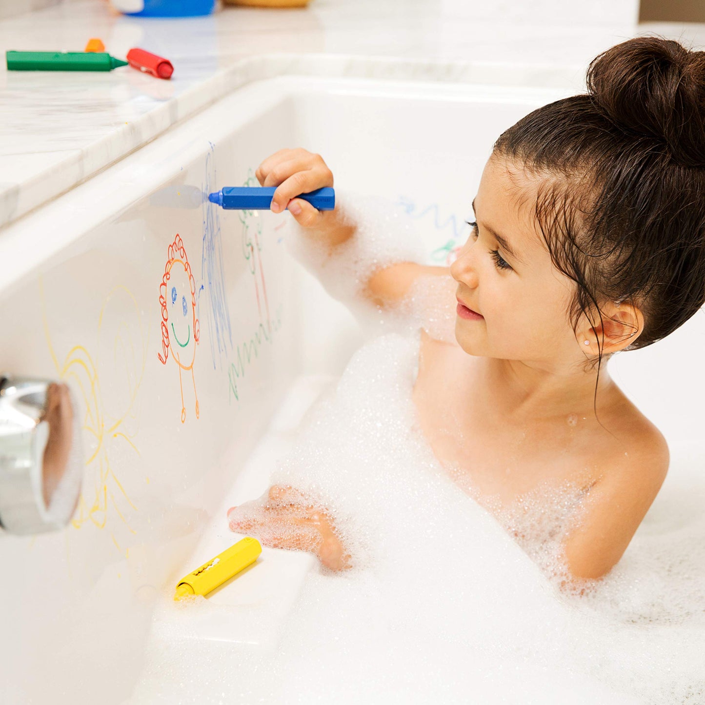 Munchkin® Draw™ Bath Crayons Toddler Bathtub Toys, Non-Toxic and Washable, For Kids 36 Months and Up, 10 Count