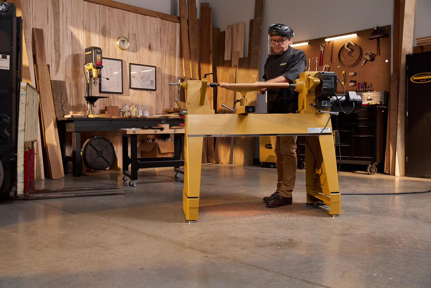 Powermatic 20" x 35" Variable Speed Woodworking Lathe, Reversible Wood Turning Machine, 2 HP, 220V 1Ph (3520C)