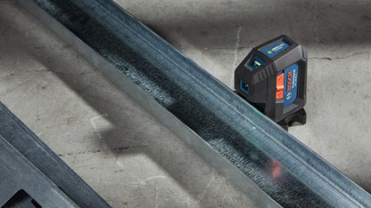 BOSCH GPL100-30G Green-Beam Self-Leveling Alignment Laser, Includes 2 AA Batteries, Built-In Multipurpose Mount, & Hard Carrying Case