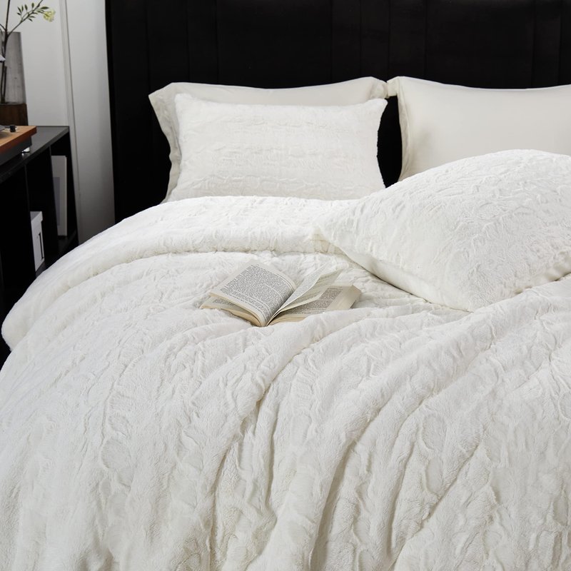 Jameswish Shaggy Plush Duvet Cover Set Super Soft Fluffy Faux Fur Comforter Cover Set Luxury Fuzzy Bedding Set 3 Piece(1Duvet Cover+2Pillowcases) with Zipper Clusure(Burgundy Ombre,Queen Size)
