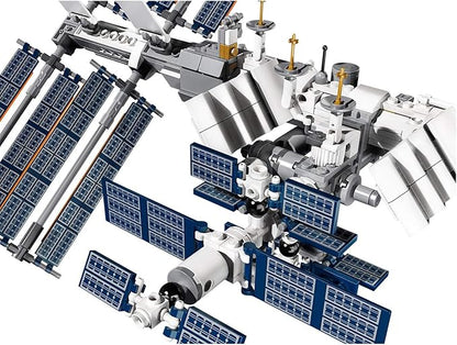 LEGO Ideas International Space Station 21321 Building Kit Adult Set for Display Makes a Great Birthday Present (864 Pieces)