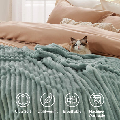 Bedsure GentleSoft Twin Blanket - Cozy Sage Green Fleece Throw for Women | 60x80 Inches