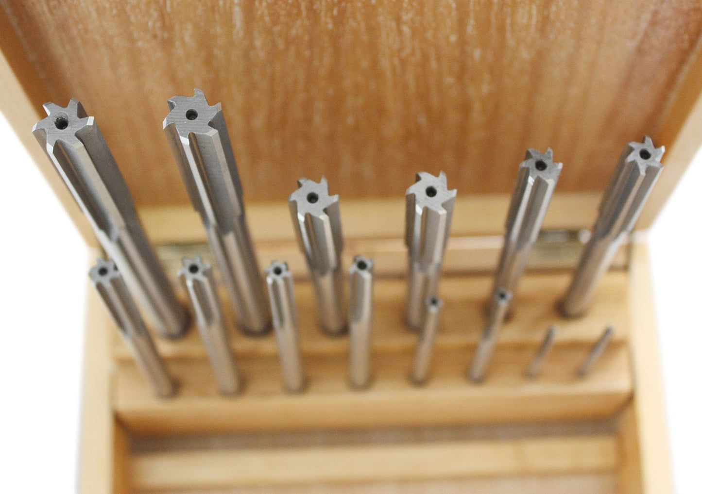 Accusize Industrial Tools 14 Pc Over and Under Size H.S.S. Chucking Reamer Set, 0.1240'' Thru 0.5010'', in Fitted Case, 5500-SX00