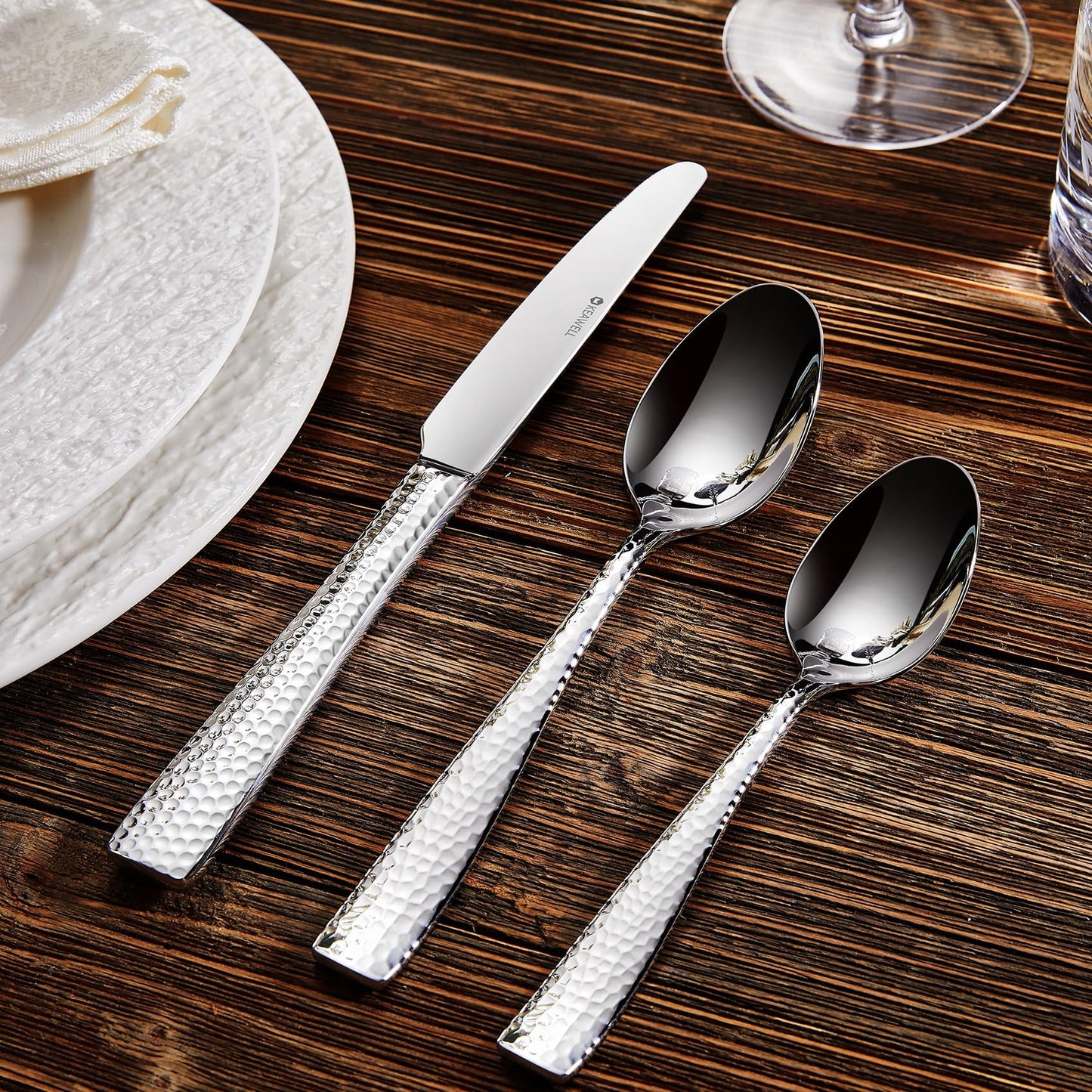 KEAWELL Premium 4-Piece Louis Hammered Spoons Set, 18/10 Stainless Steel, Set of 4, Fine Spoon Set with Squared Edge, Dishwasher Safe (7.6" Dinner Spoon)