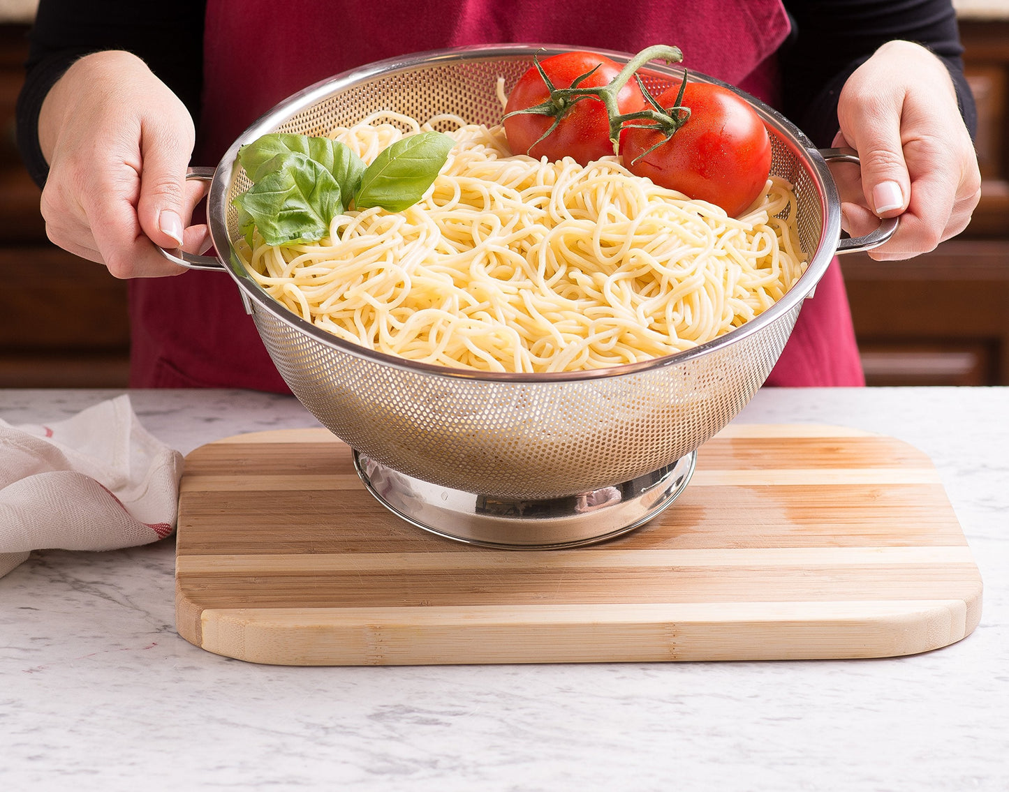 Bellemain Colander for Kitchen – 5 Qt Stainless Steel Strainer with Handle - 18/8 Pasta Strainer Bowl for Pasta, Spaghetti, Vegetables, Fruit, and Pot Draining - Stainless Steel Colander
