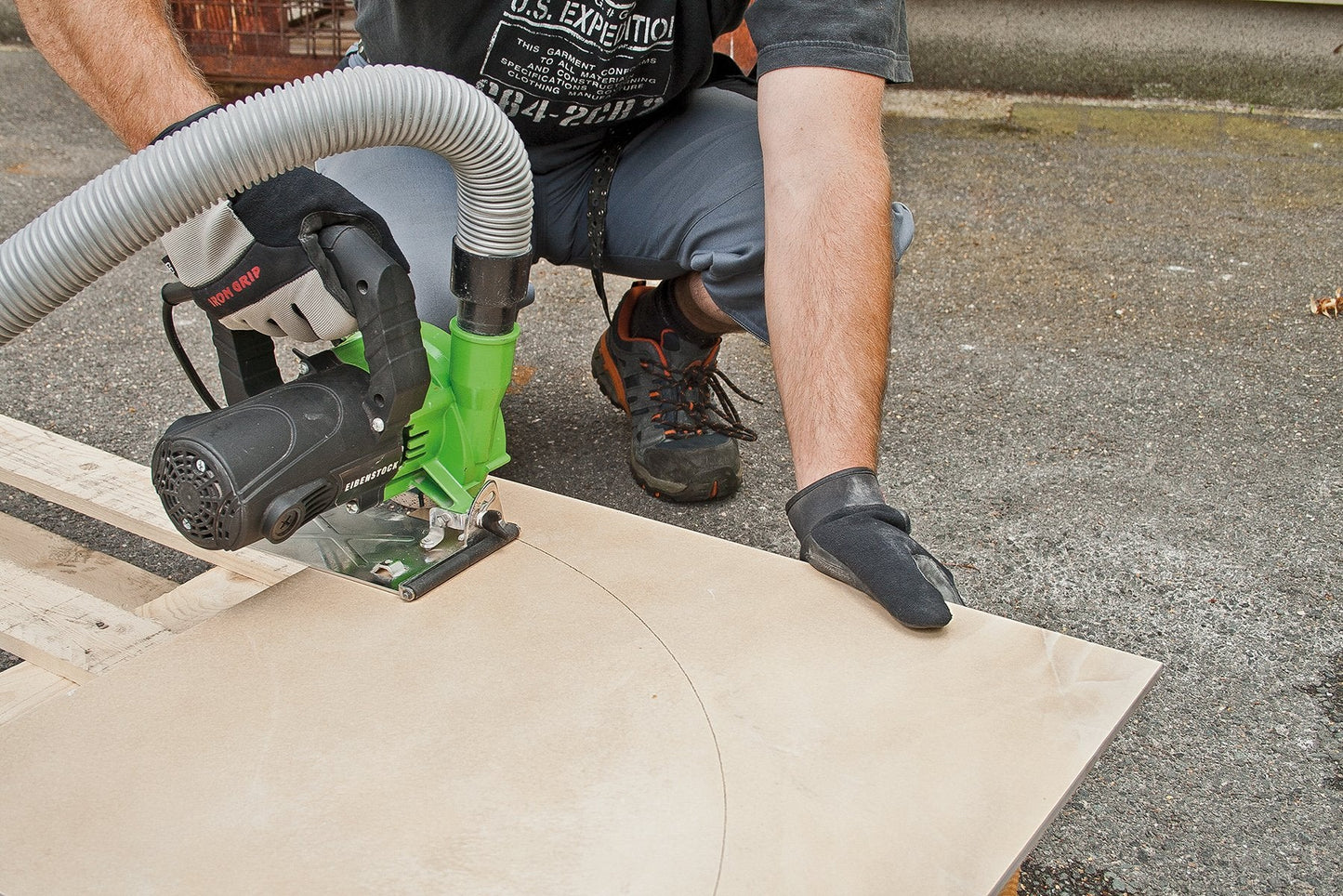 CS Unitec EDS 125 5" Circular Diamond Hand Saw for Wet/Dry Cutting of Ceramic Tile, Stone, Hardie Board