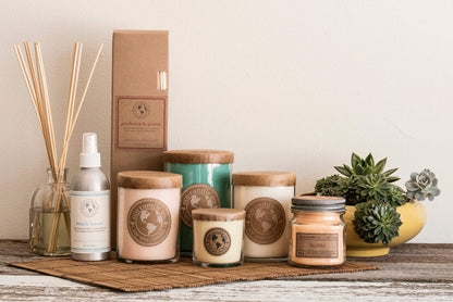 ECO CANDLE CO. Recycled Candle, Blueberry Shortcake, 26 oz. - Scents of Blueberries & Shortcake - 100% Soy Wax, No Lead, Kraft Paper Label & Lid, Hand Poured, Phthalate Free