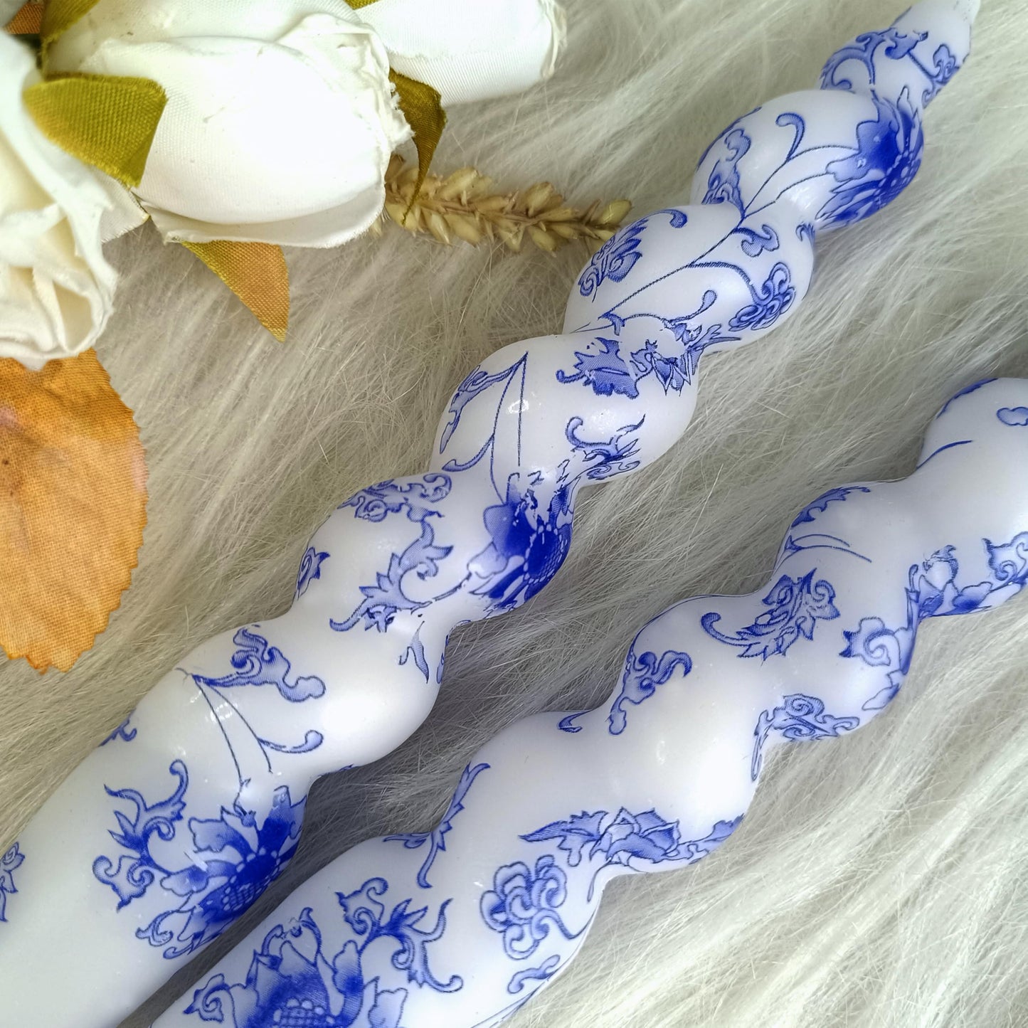 NJAO HOO Floral Taper Candles 7.5 in Spiral Candlesticks Hand Printed Blue Flower Candlestick Twisted Taper Candle for Home Garden Decor Simple Modern, 2Pcs