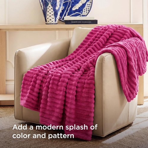Bedsure GentleSoft Hot Pink Fleece Blanket - Cozy 50x70 Inch Throw for Women & Girls