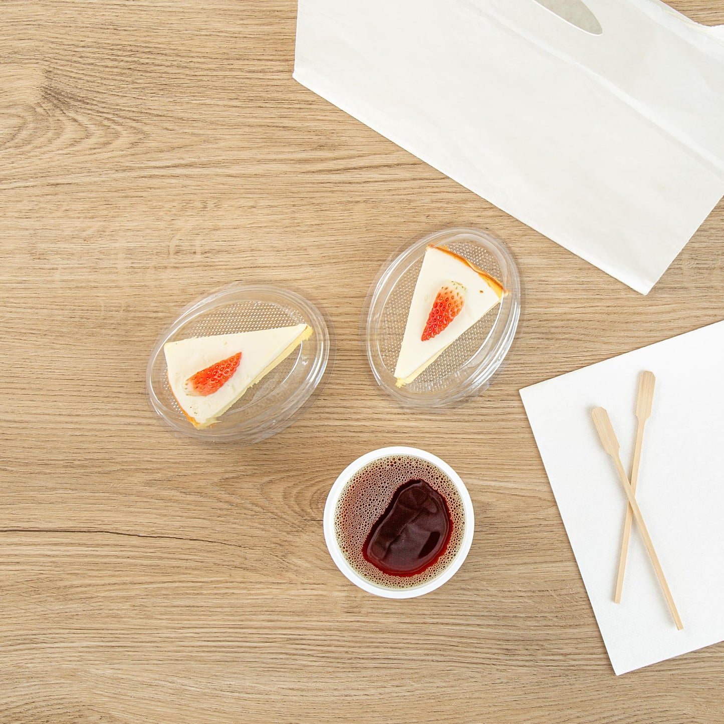 Restaurantware-Thermo Tek 8.5 Ounce Cake Slice Containers, 100 Disposable Individual Pie Slice Containers - With Lids, Oval, Clear Plastic Pie Boxes, For Pastries or Cheesecakes,